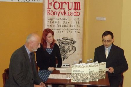 Szegedi könyvbemutató. Balról jobbra: Klamár Zoltán, Kelemen Emese, Glässer Norbert. Fotó: Klamár Balázs
